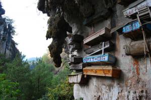 Hanging coffins